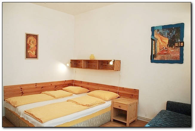 one-bedroom apartment B